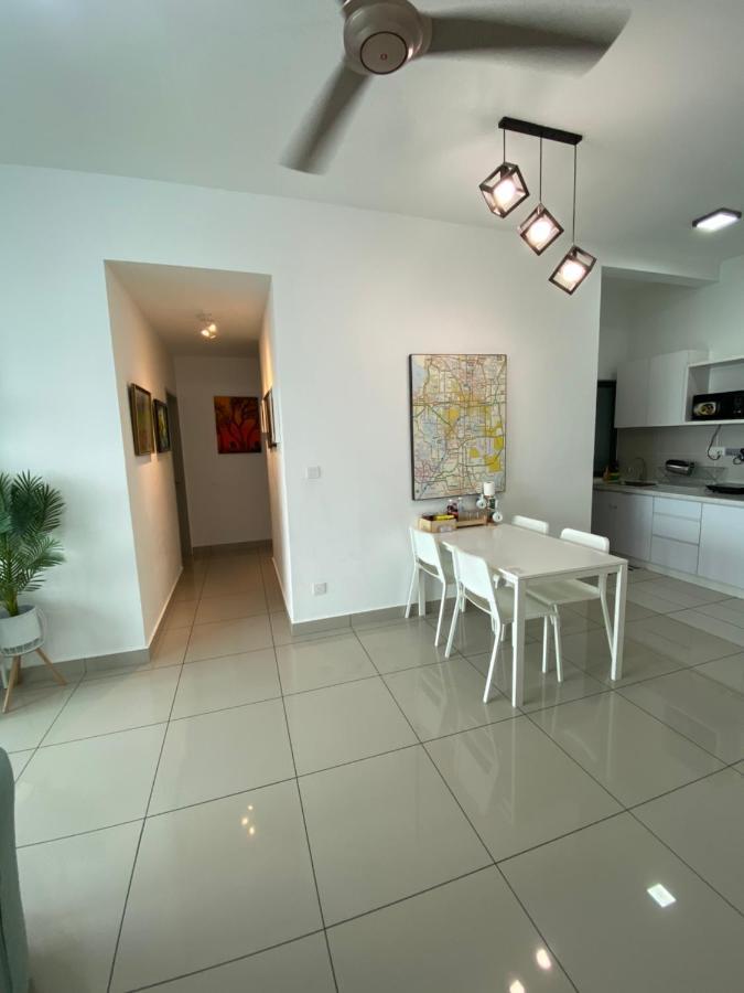 Bangi Almyra Suite Esterno foto